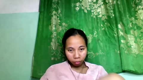Snapshot of mirah881 chatting on June 19, 7:06 pm mirah881 online show from June 19, 7:06 pm