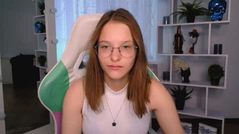 Snapshot of miranda__low chatting on July 14, 10:21 am Miranda online show from July 14, 10:21 am
