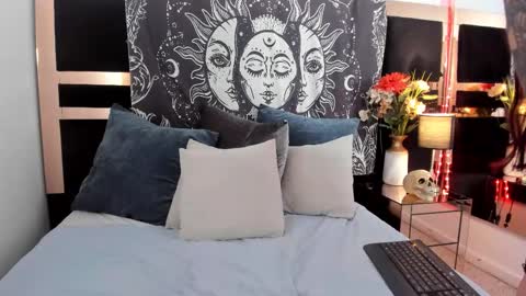 Miranda  online show from January 14, 5:51 pm