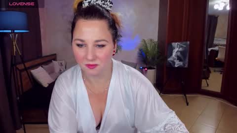 MirandaDyson online show from September 17, 11:01 am