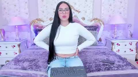 Snapshot of mirandanoah chatting on June 16, 12:41 pm mirandanoah online show from June 16, 12:41 pm