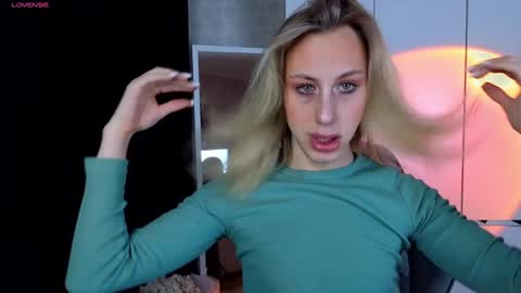 Snapshot of miraraid chatting on December 31, 3:34 am miraraid online show from December 31, 3:34 am