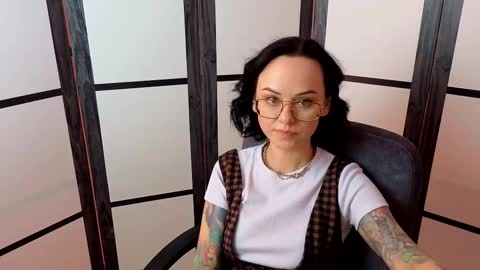 Mira online show from February 8, 1:44 pm