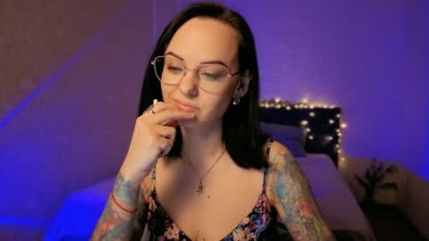 MiraSkyy online show from April 29, 4:00 pm