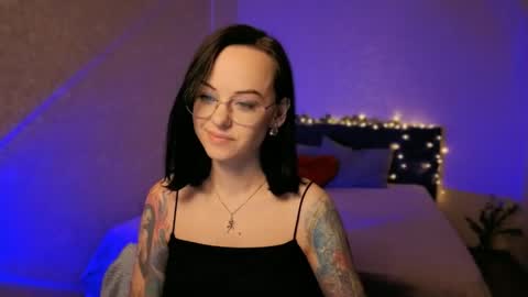 Snapshot of miraskyy chatting on May 2, 5:07 pm MiraSkyy online show from May 2, 5:07 pm