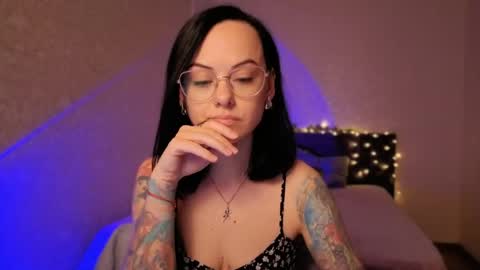 Snapshot of miraskyy chatting on May 24, 3:17 pm MiraSkyy online show from May 24, 3:17 pm