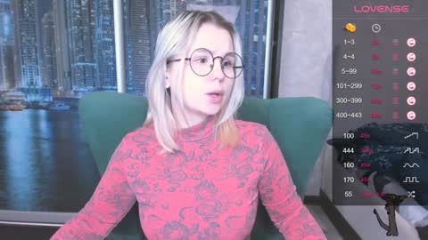 Kira online show from December 5, 4:23 pm