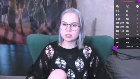 Kira online show from March 1, 9:59 pm