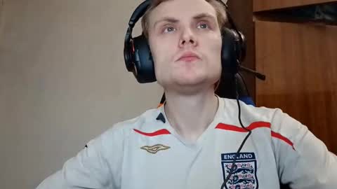 Snapshot of mirexvane chatting on February 26, 4:11 am Vlad online show from February 26, 4:11 am