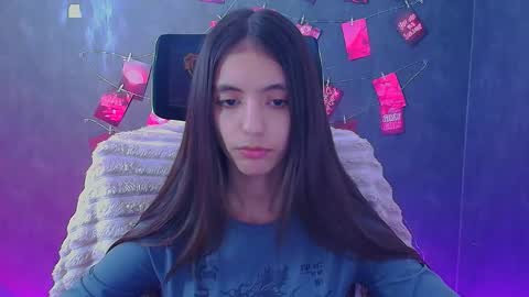 Snapshot of miri_miss chatting on May 15, 11:28 am Miri online show from May 15, 11:28 am