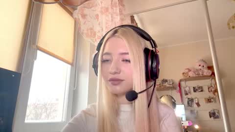 Snapshot of mirnapane chatting on February 6, 7:56 am Ria online show from February 6, 7:56 am