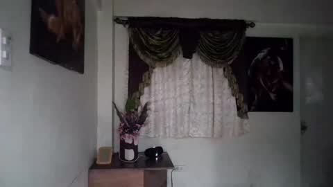 its me kizzy online show from September 24, 10:51 am