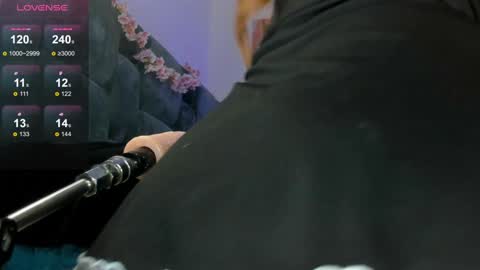 Snapshot of misatosan_ chatting on December 28, 3:26 am Annie dont forget to thumbs up me online show from December 28, 3:26 am