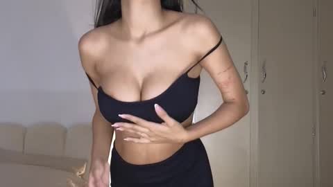 Snapshot of mishelle___7 chatting on February 10, 3:49 pm Shell online show from February 10, 3:49 pm