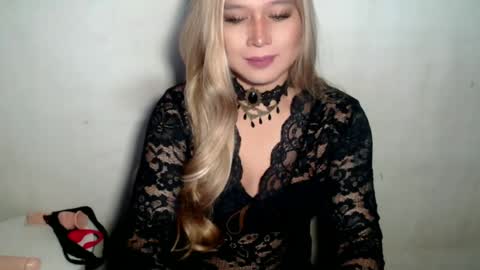 Snapshot of miss_4cuck_ chatting on July 3, 12:00 pm miss_4cuck_ online show from July 3, 12:00 pm