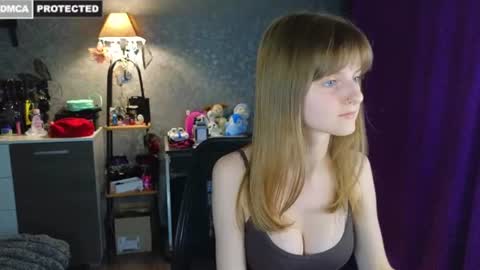 Snapshot of miss___alisa chatting on July 20, 9:17 pm Alisa NONNUDE online show from July 20, 9:17 pm