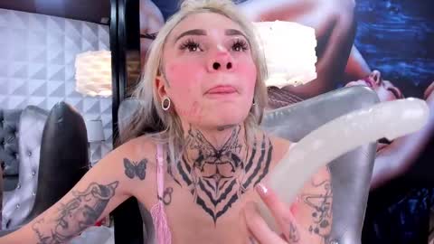 miss___angel online show from February 26, 9:16 pm