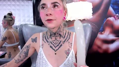 miss___angel online show from March 8, 9:40 pm