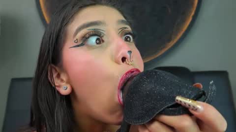 Sabrina online show from December 16, 6:24 pm