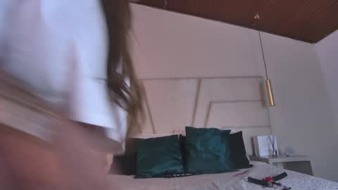 miss__ary_ online show from May 11, 4:04 pm