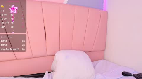 Snapshot of miss__ivy chatting on December 7, 2:46 pm   online show from December 7, 2:46 pm