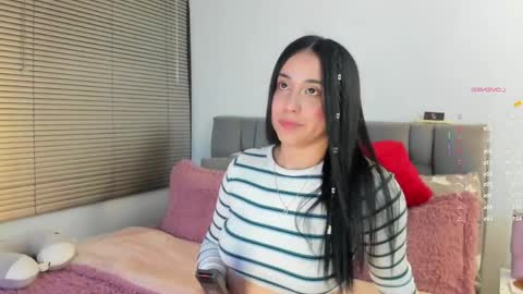 Snapshot of miss__jones_ chatting on May 18, 12:18 am miss__jones_ online show from May 18, 12:18 am