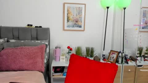Snapshot of miss__jones_ chatting on May 20, 2:51 am miss__jones_ online show from May 20, 2:51 am