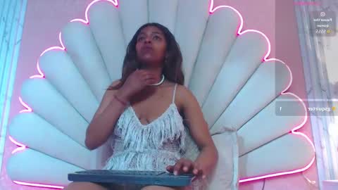 miss__smith_ online show from September 27, 4:01 pm