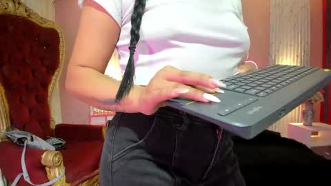 Snapshot of miss__star_ chatting on April 28, 3:28 pm miss__star_ online show from April 28, 3:28 pm