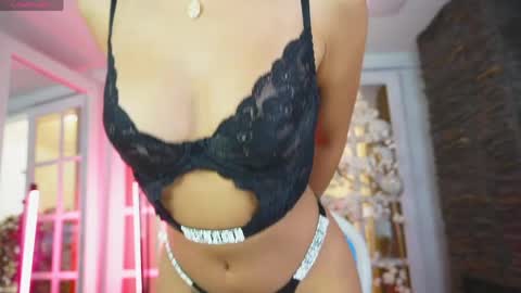 Snapshot of miss__zoe chatting on April 23, 6:10 pm Zoe online show from April 23, 6:10 pm