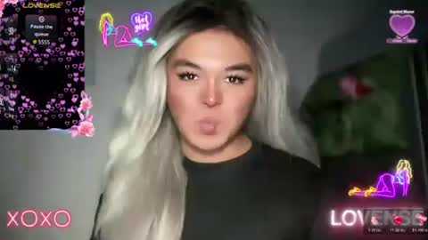 Snapshot of miss_anita_69x chatting on February 20, 1:00 pm Anita online show from February 20, 1:00 pm