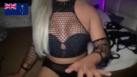 Snapshot of miss_antonette_xxx chatting on May 9, 12:38 am Call me Miss Antonette online show from May 9, 12:38 am
