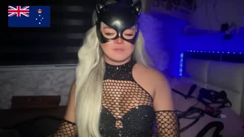 Snapshot of miss_antonette_xxx chatting on May 19, 12:16 am Call me Miss Antonette online show from May 19, 12:16 am