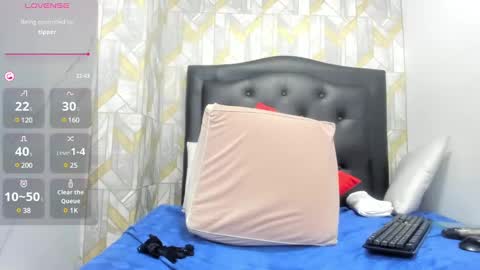 miss_big_tits19 online show from March 6, 5:33 pm