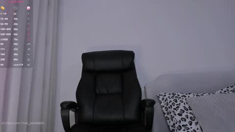 Ivy online show from January 9, 12:30 pm