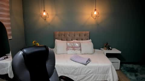 Cataleya online show from November 25, 11:32 am