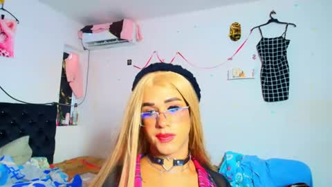 Snapshot of miss_channellx chatting on June 14, 11:34 am miss_channellx online show from June 14, 11:34 am