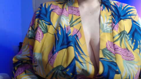Snapshot of miss_daniels chatting on December 14, 9:56 pm liza online show from December 14, 9:56 pm