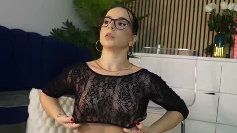 Snapshot of miss_denisse chatting on November 18, 8:46 pm Denise online show from November 18, 8:46 pm