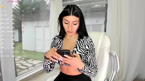 Snapshot of miss_diamond__ chatting on January 25, 7:06 am miss_diamond__ online show from January 25, 7:06 am