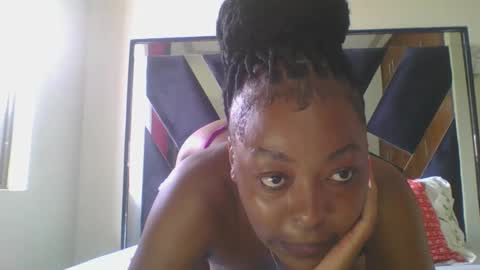 miss_dree online show from December 3, 9:00 am