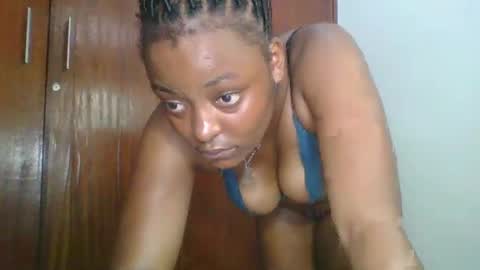 miss_dree online show from December 4, 9:40 am