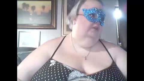miss_ella_rose online show from May 16, 10:36 am