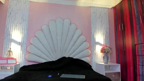 miss_evans_ online show from March 26, 3:06 pm