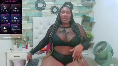 miss_evans_ online show from April 22, 3:02 pm