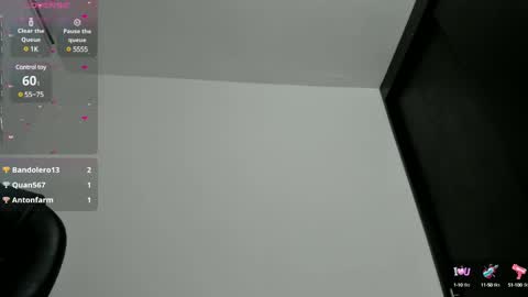 miss_eylens online show from March 5, 6:23 am