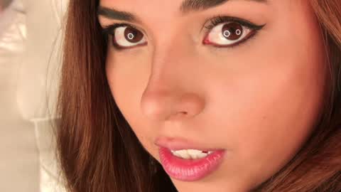  Elisabeth  IG galax xxia       online show from January 7, 7:10 am