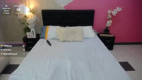 Snapshot of miss_honey1 chatting on September 24, 11:41 pm miss_honey1 online show from September 24, 11:41 pm