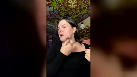 miss_honeypotpie online show from January 13, 6:40 am