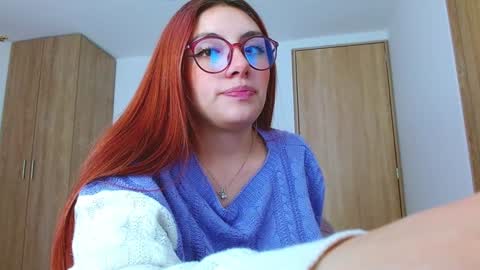 Snapshot of miss_issaa chatting on December 27, 10:12 am Isabella online show from December 27, 10:12 am